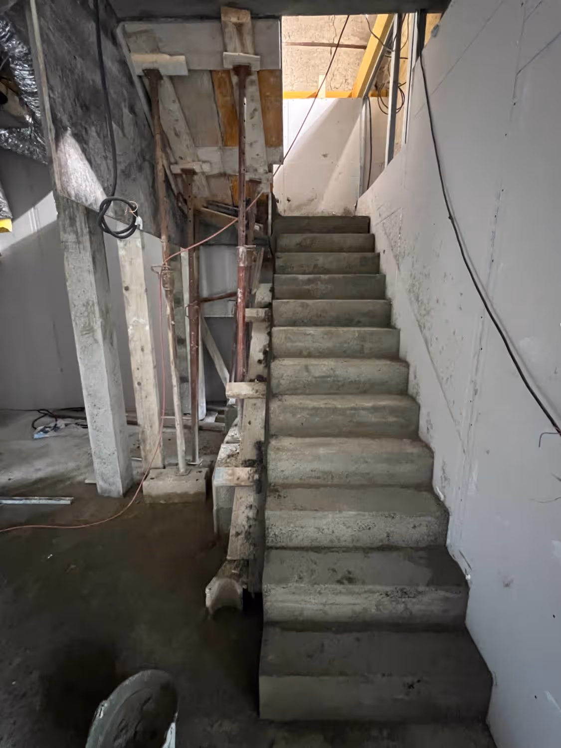 Escalier béton quart tournant