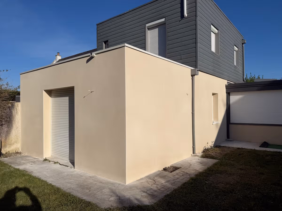 Extension enduite, finition talochée
