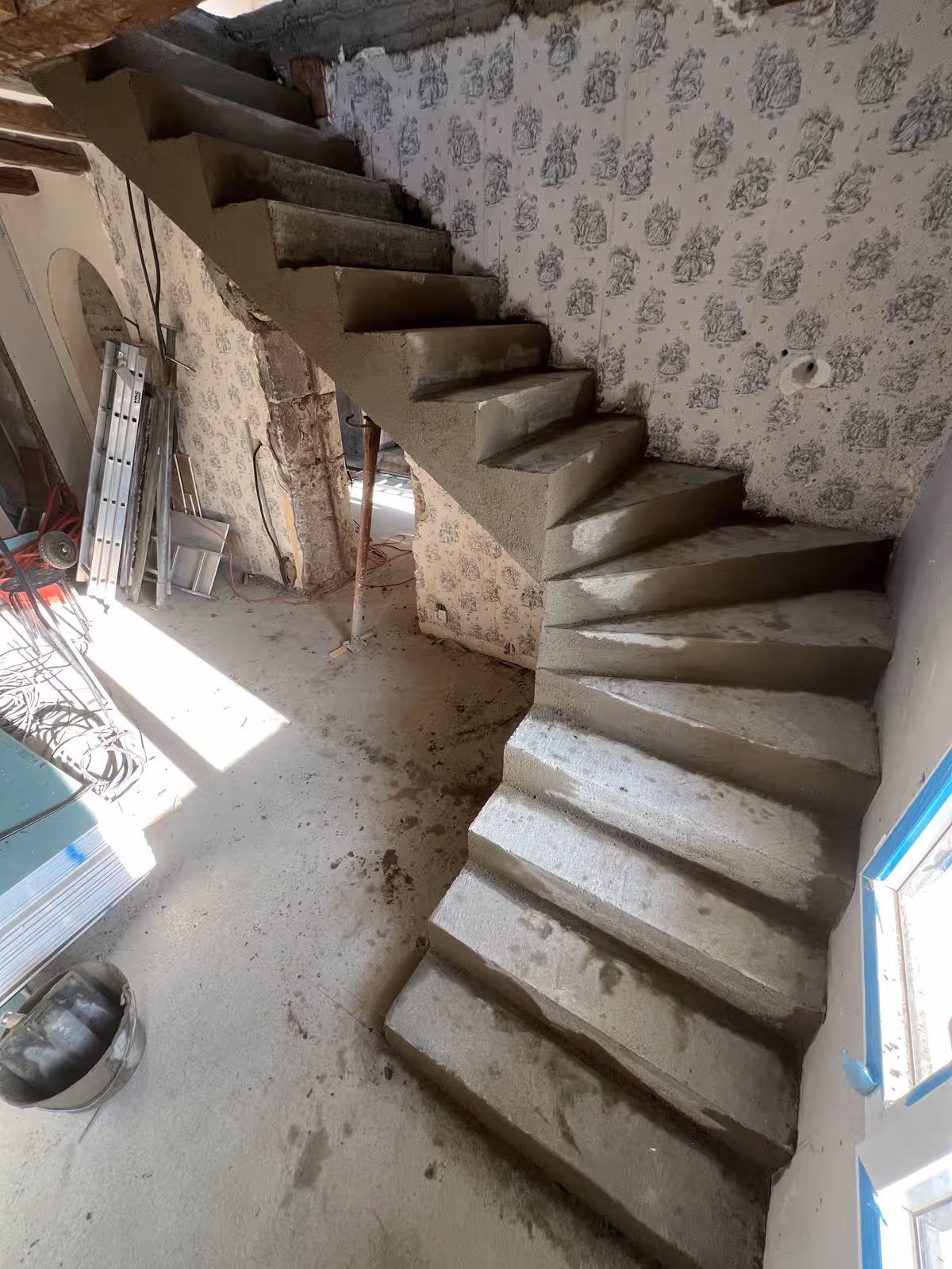 Escalier coulé en place